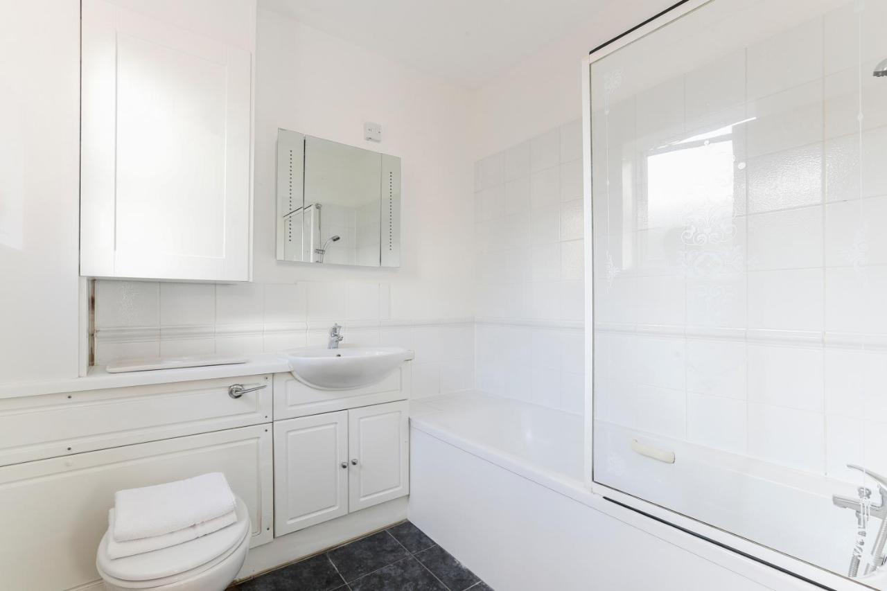 Old Street Polka Apartment *