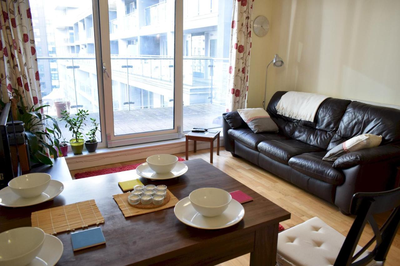 1 Bedroom In Canary Wharf With Balcony