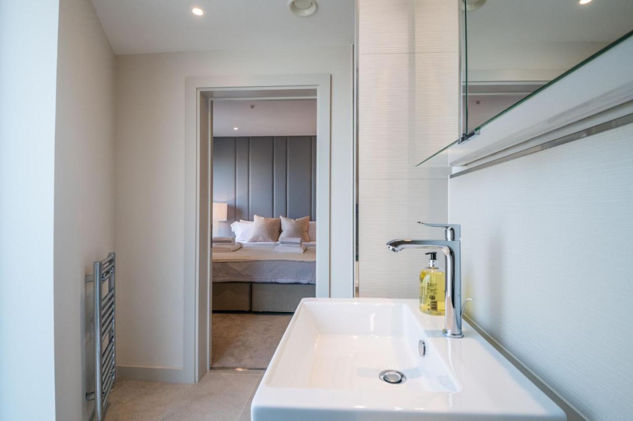 Luxurious Victoria By The Apollo Theatre By Underthedoormat * Londres