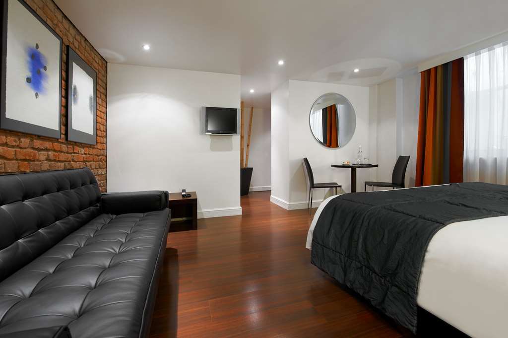 Hotel The Caesar London
