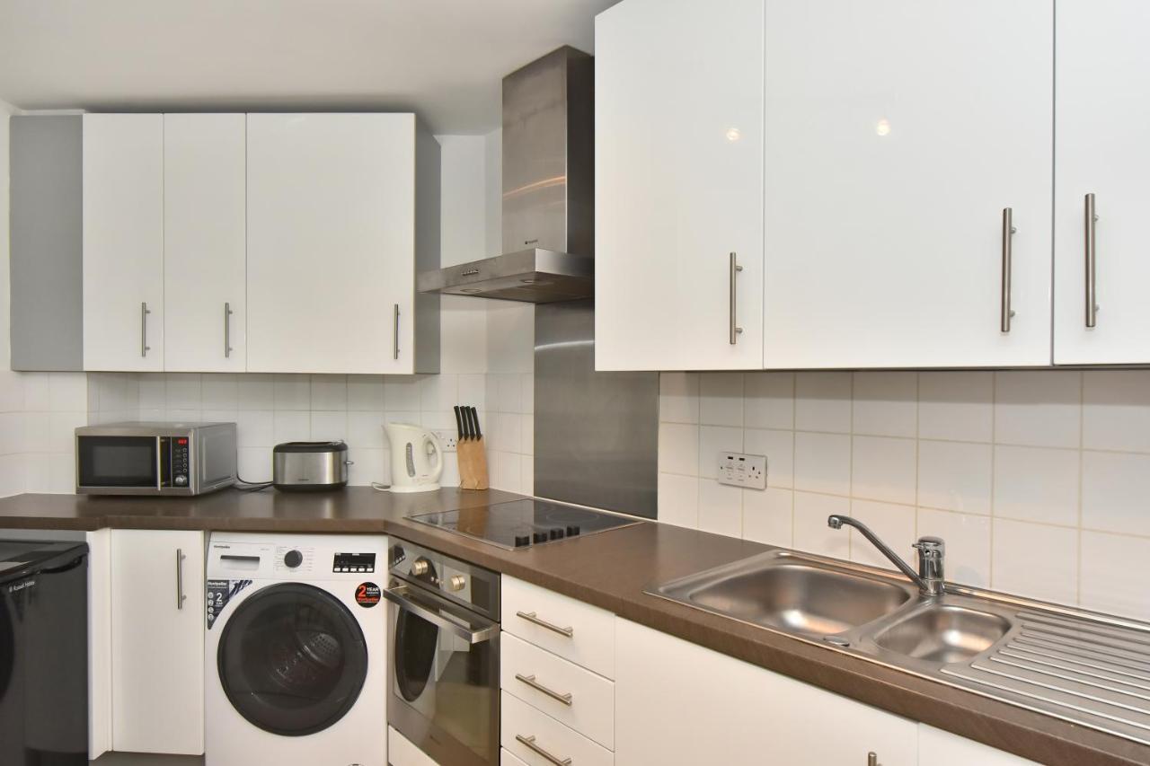Apartment St George Wharf London