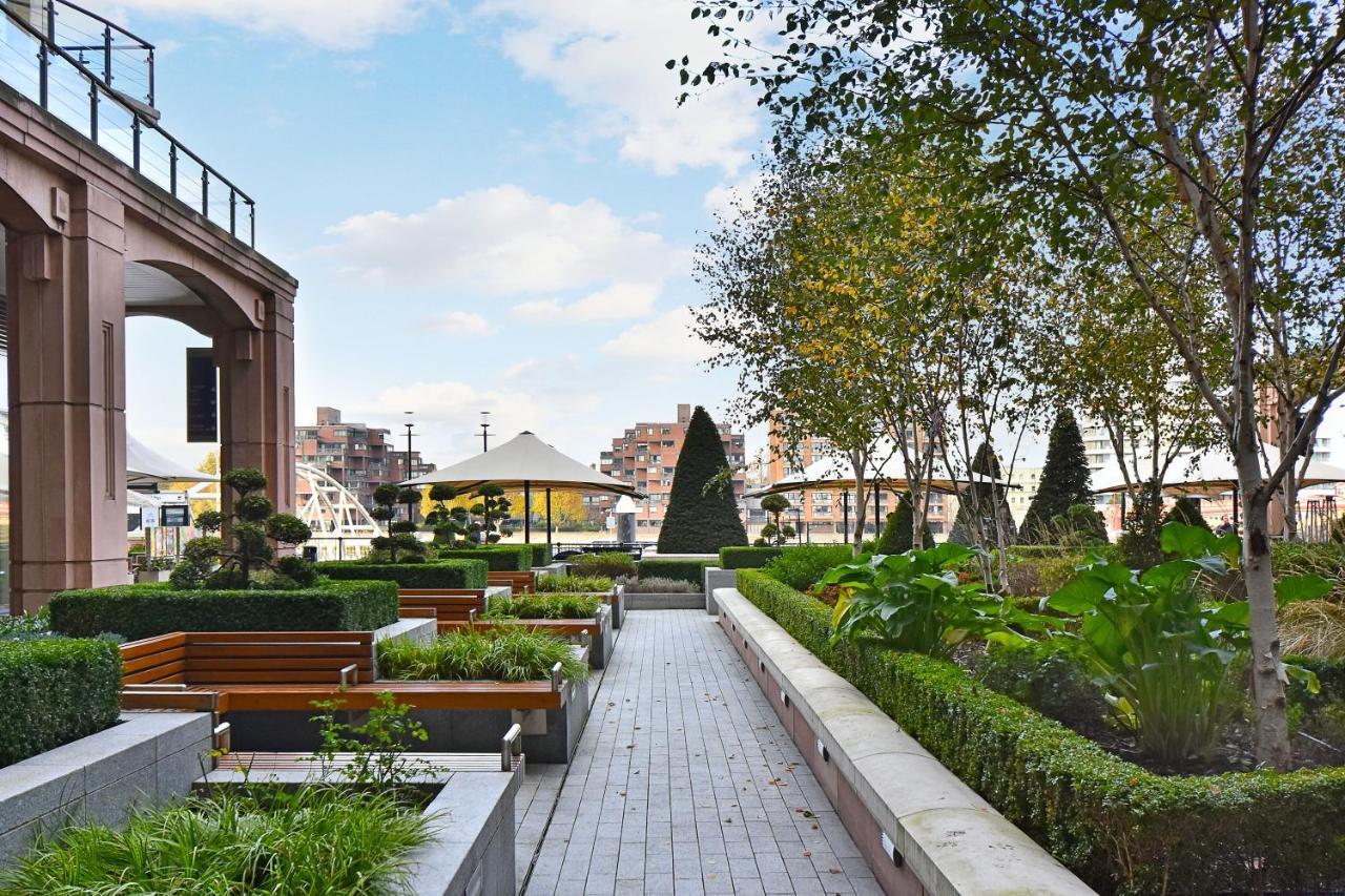 Apartment St George Wharf London