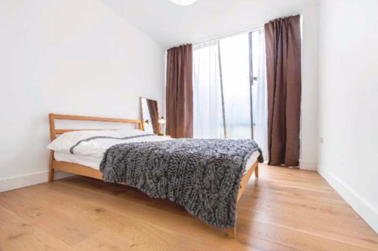 Apartment 3 Bedroom Warehouse Style In Balham *