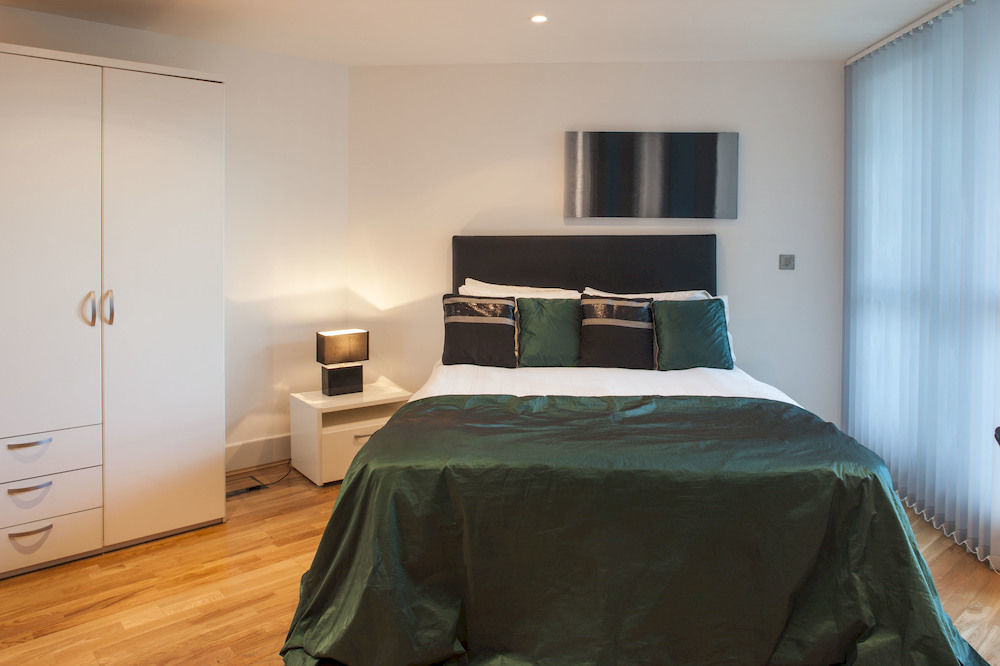 Apartment St George Wharf London