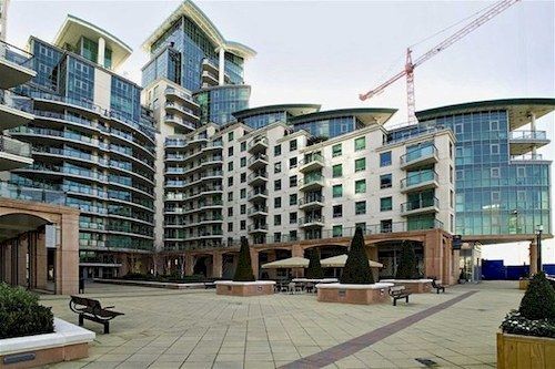 St George Wharf Apartment *