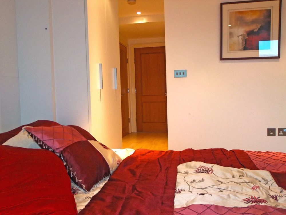 St George Wharf Apartment London