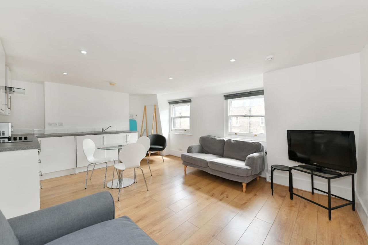 Blandford Street Apartment