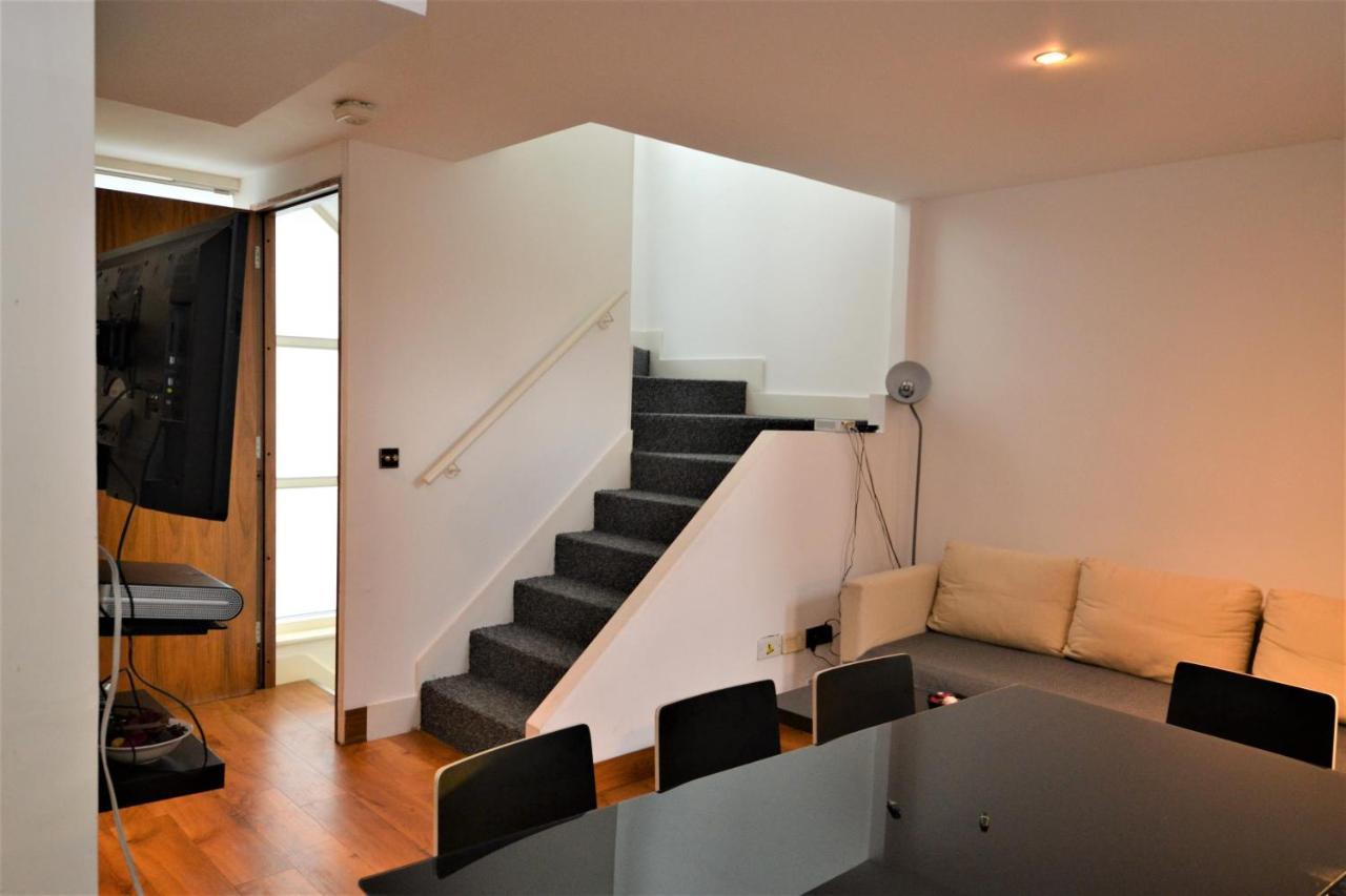 Bell House Apartment *