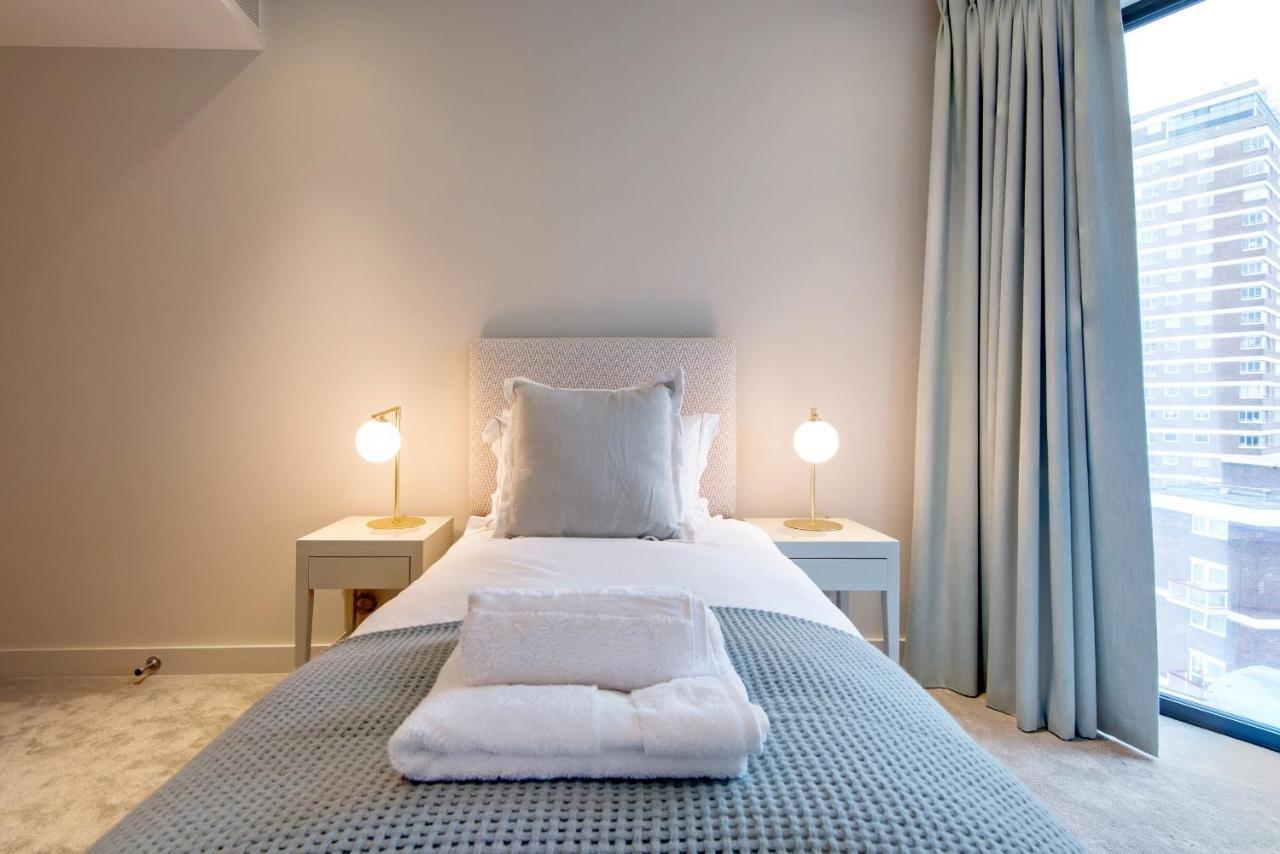 Deluxe Victoria Close To Buckingham Palace By Underthedoormat Londen