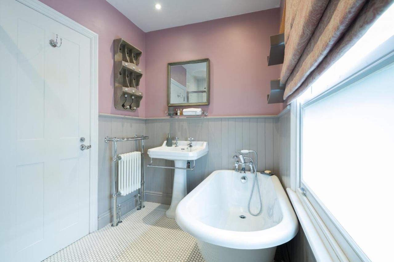 Immaculate Designer In Wandsworth