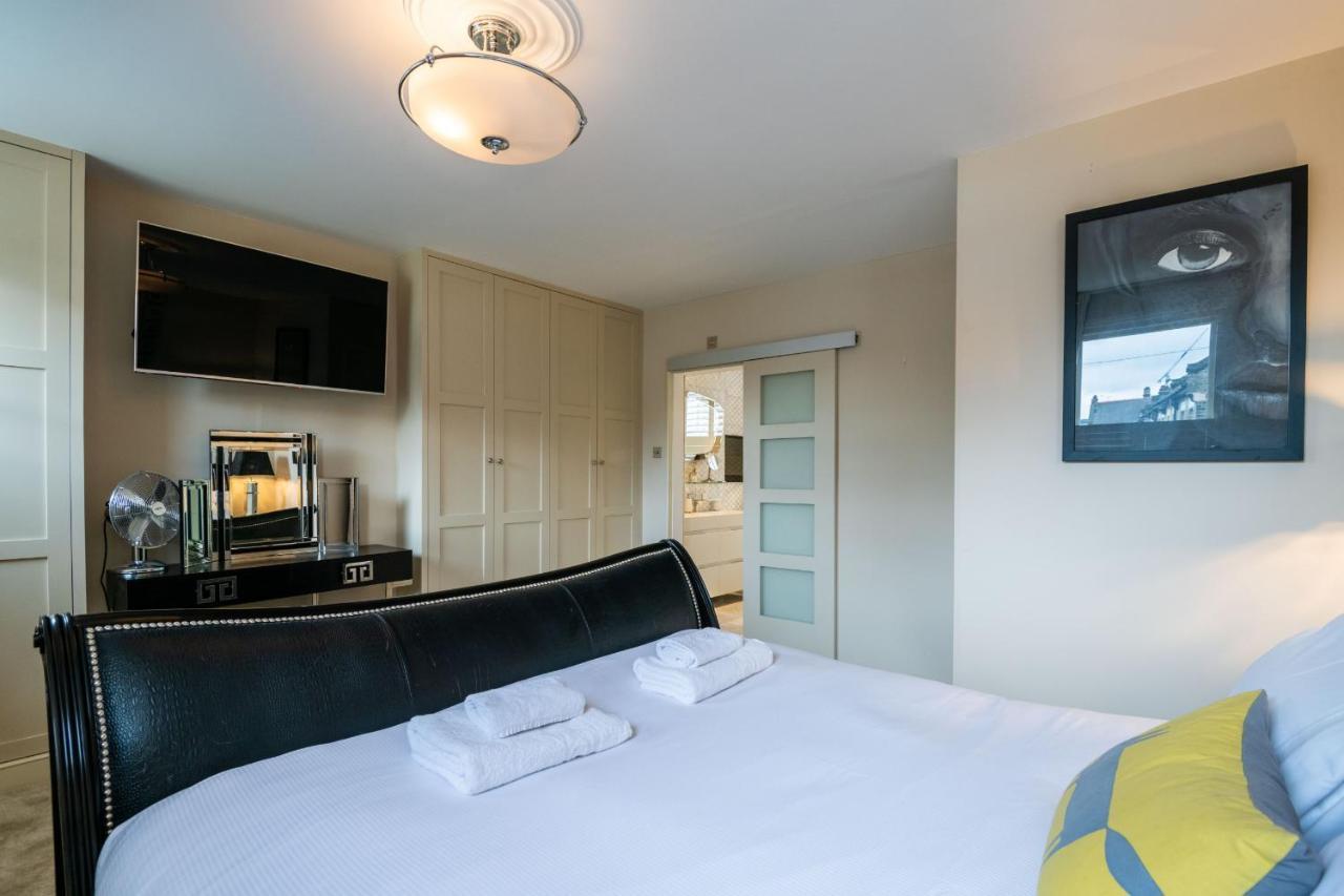 Immaculate Designer In Wandsworth * London