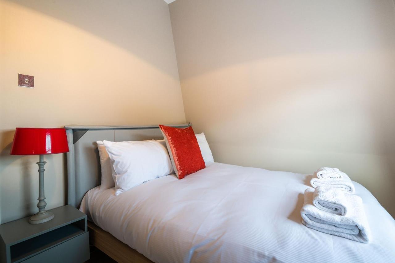 Immaculate Designer In Wandsworth *