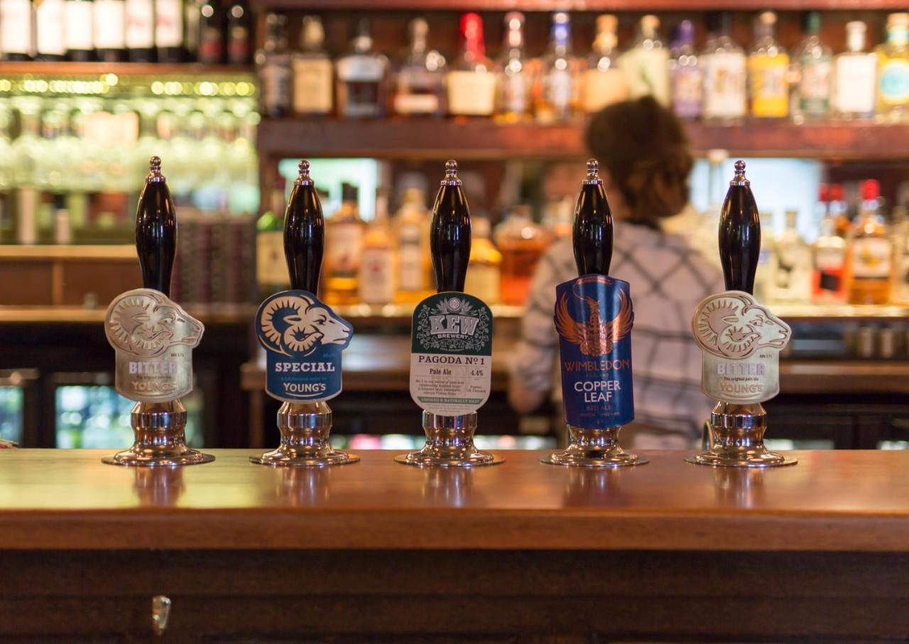 Coach & Horses 3*