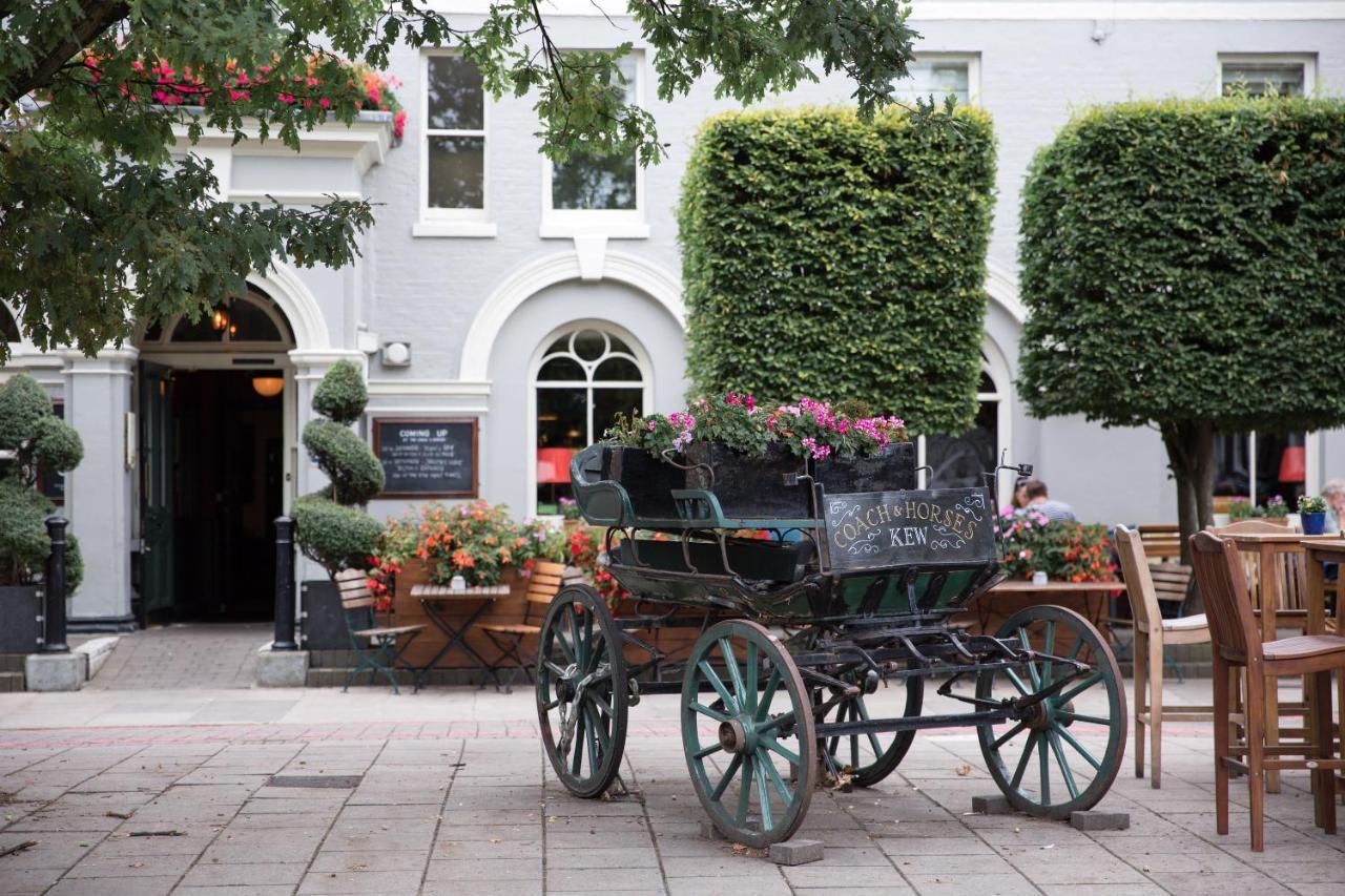 Hotel Coach & Horses