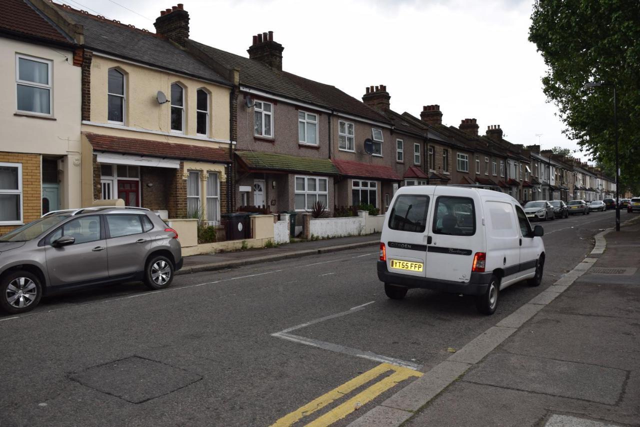 Appartement Two Bedroom Flat St Andrews Road Londen
