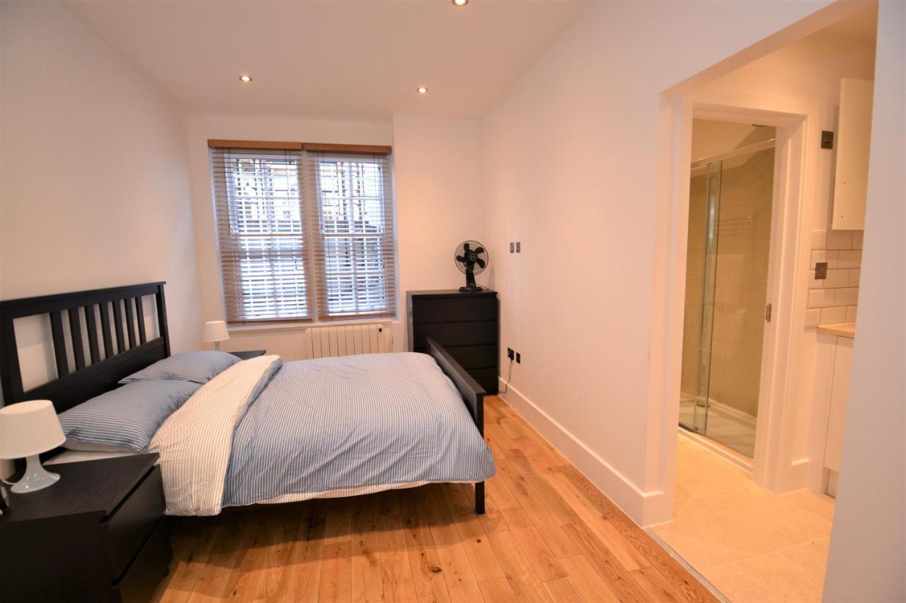 Marble Arch Apartment *