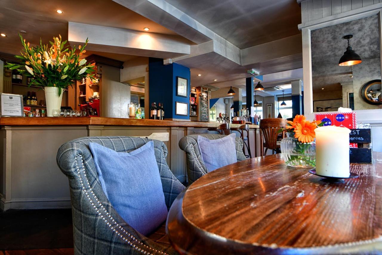 The Bridge Pub & 4*