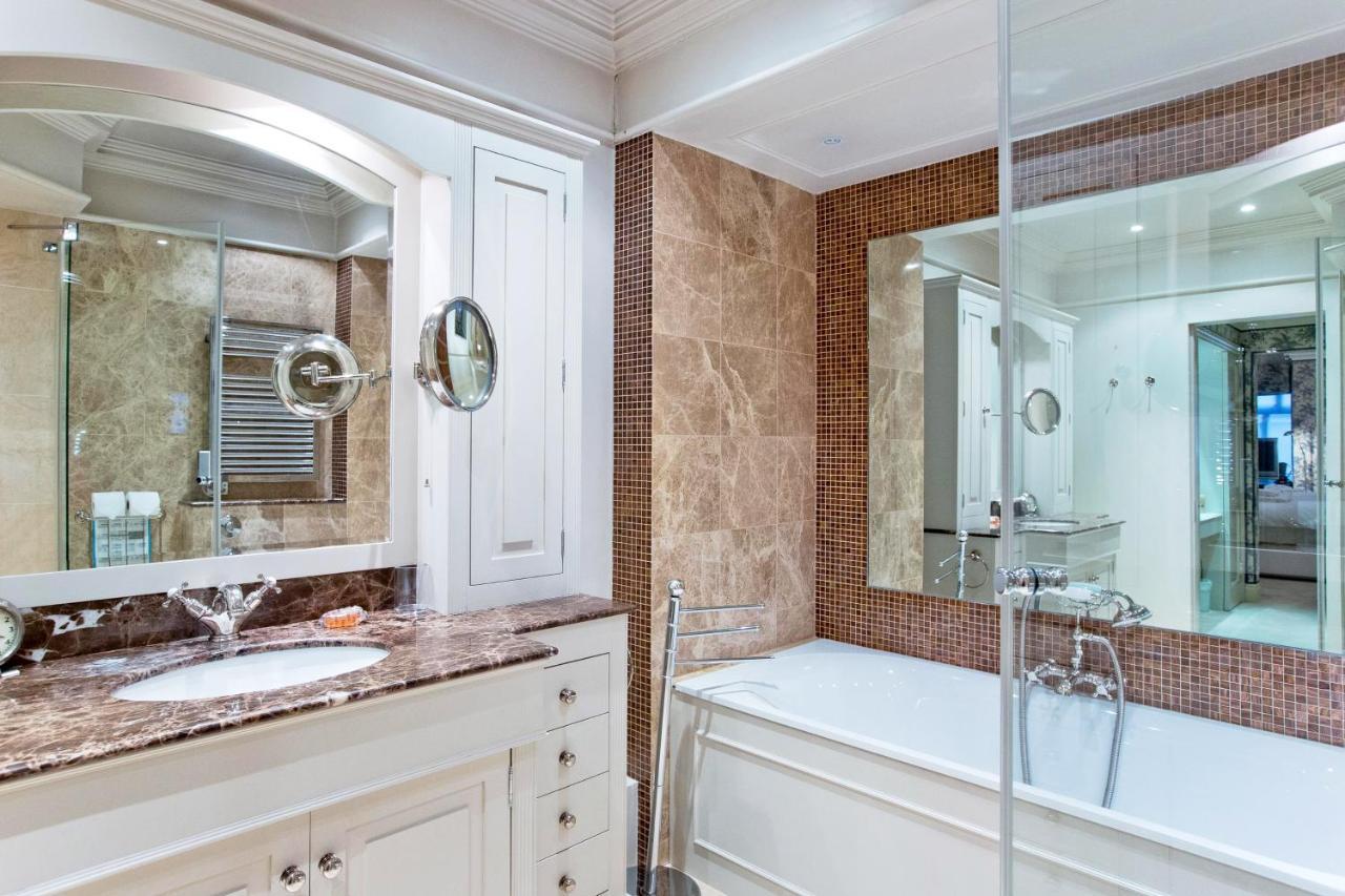 Pall Mall Apartment *