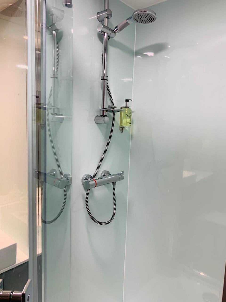 Hotell Easyhotel Shoreditch 3*