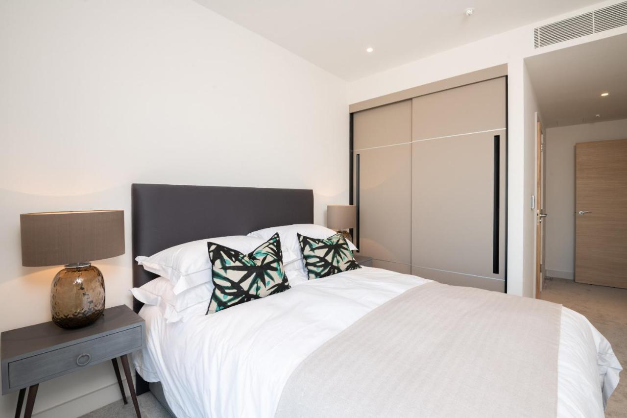 Modern Family Close To Victoria Station By Underthedoormat Apartment London