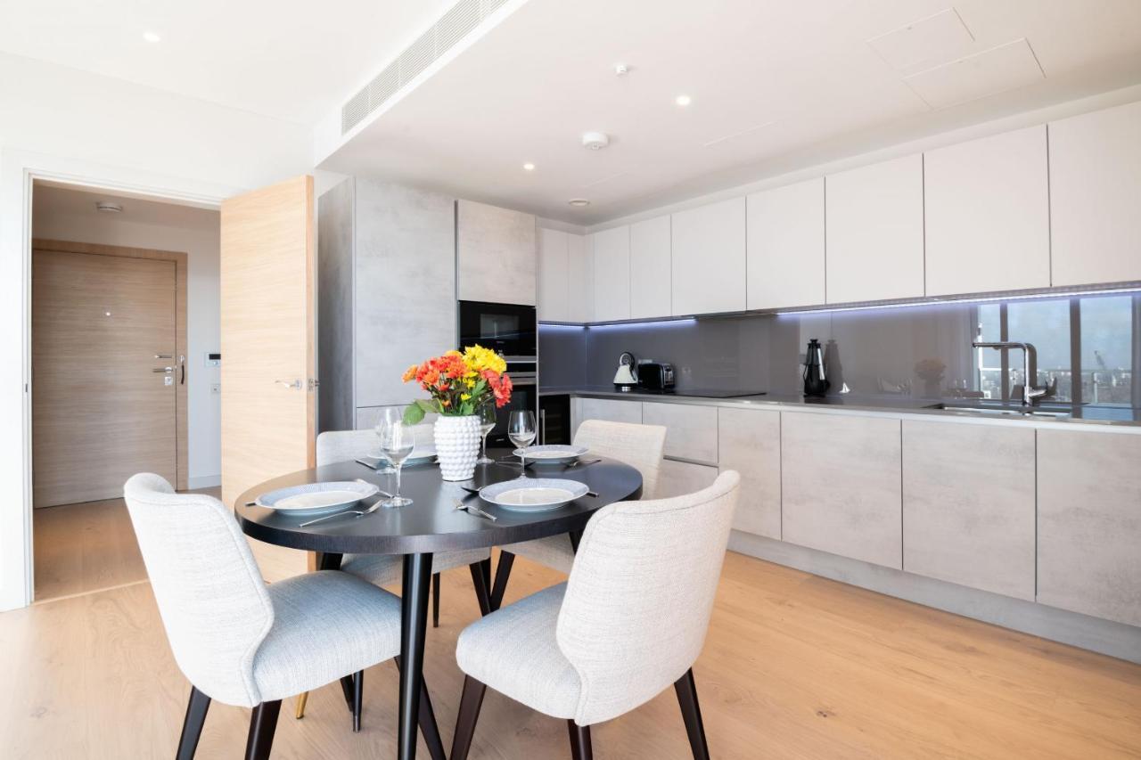 Apartment Modern Family Close To Victoria Station By Underthedoormat *
