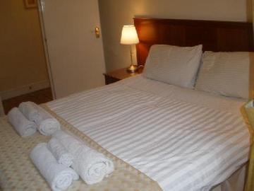 Castletown House Apartment *