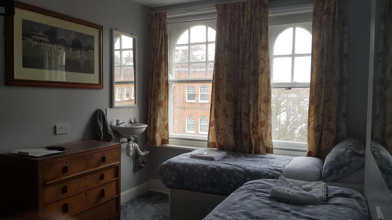 Hotel Oakley London