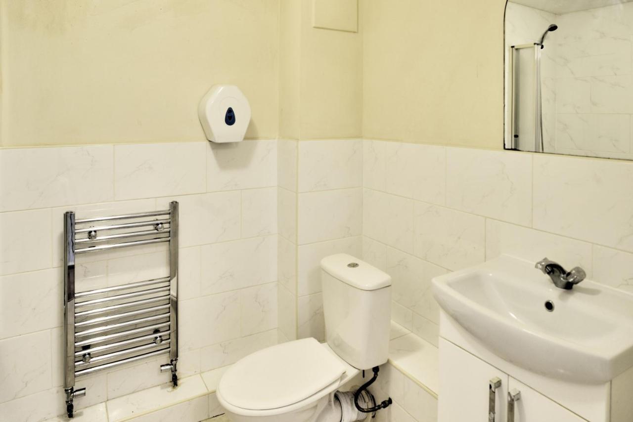 Stylish 2b House With Parking Leilighet