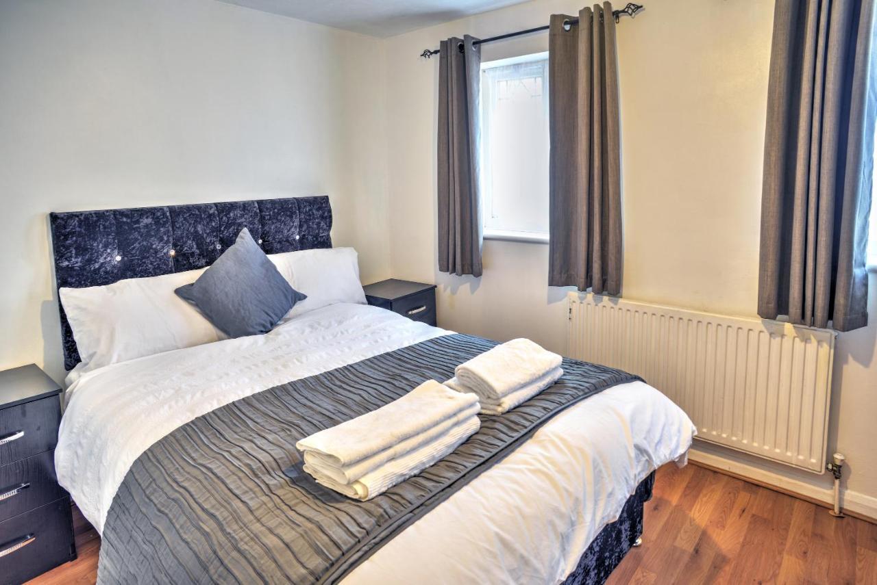 Stylish 2b House With Parking Leilighet London