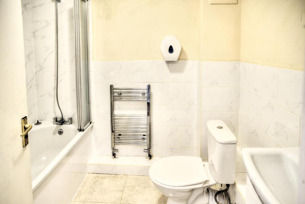 Stylish 2b House With Parking Leilighet