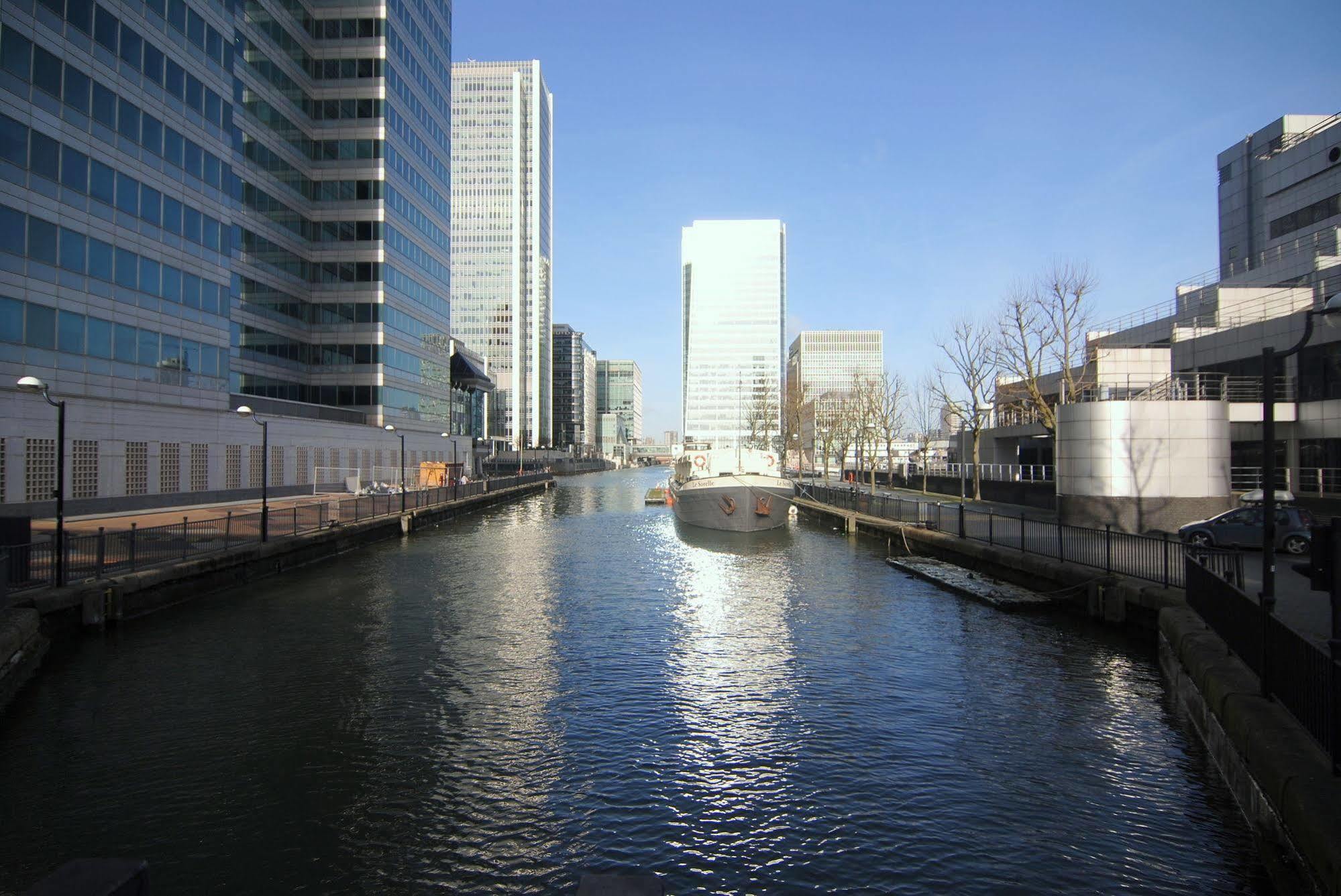 Wharf Tower Apartment *