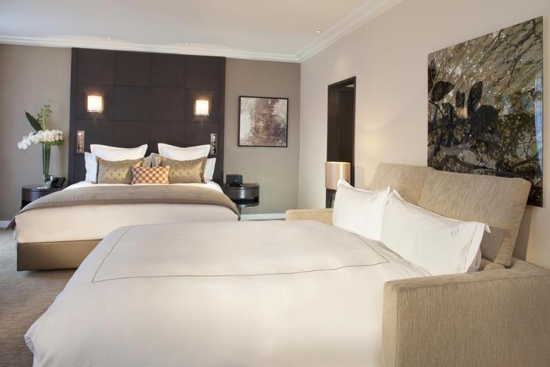 Jumeirah Carlton Tower Hotel