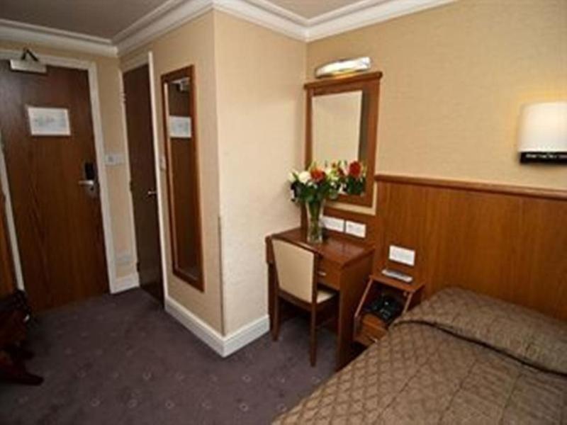 Orchard Hotel 3*