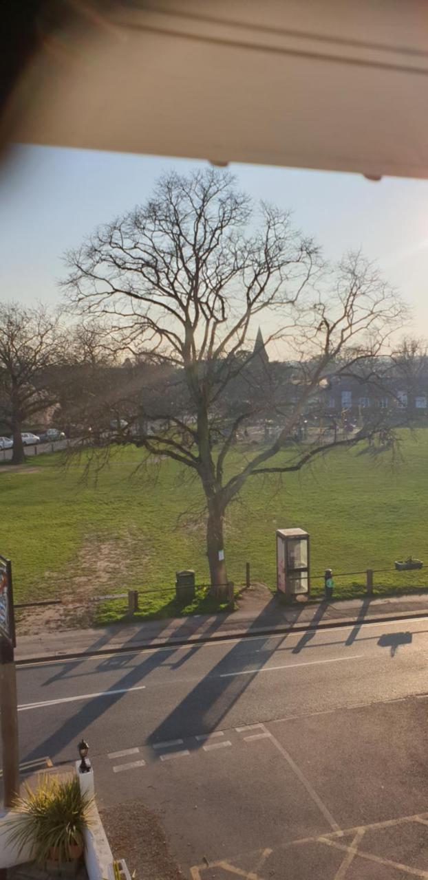 Watermans Arms 3* London