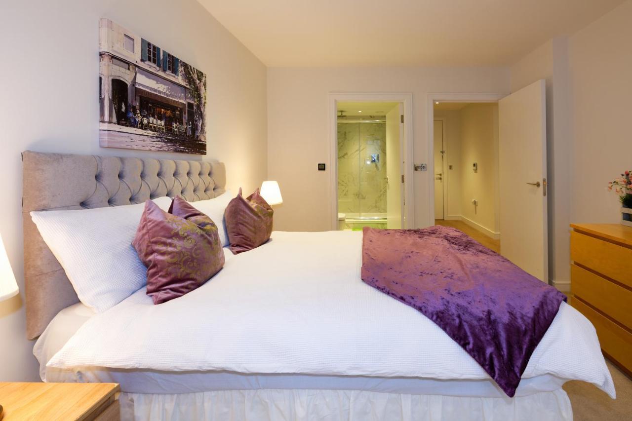Grand Apartments Kew Gardens * London