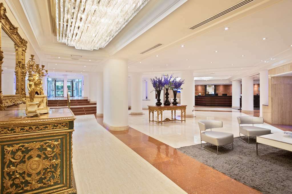 Aparthotel Melia White House