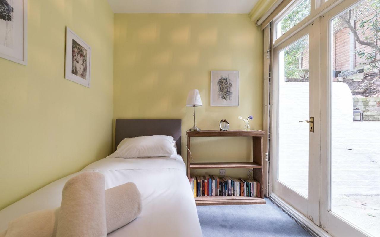 44a Palace Gardens Terrace Apartment
