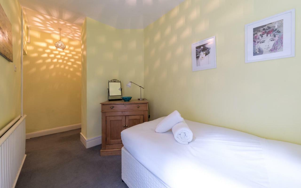 44a Palace Gardens Terrace Apartment *