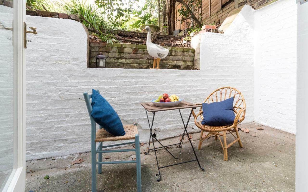 Apartment 44a Palace Gardens Terrace *