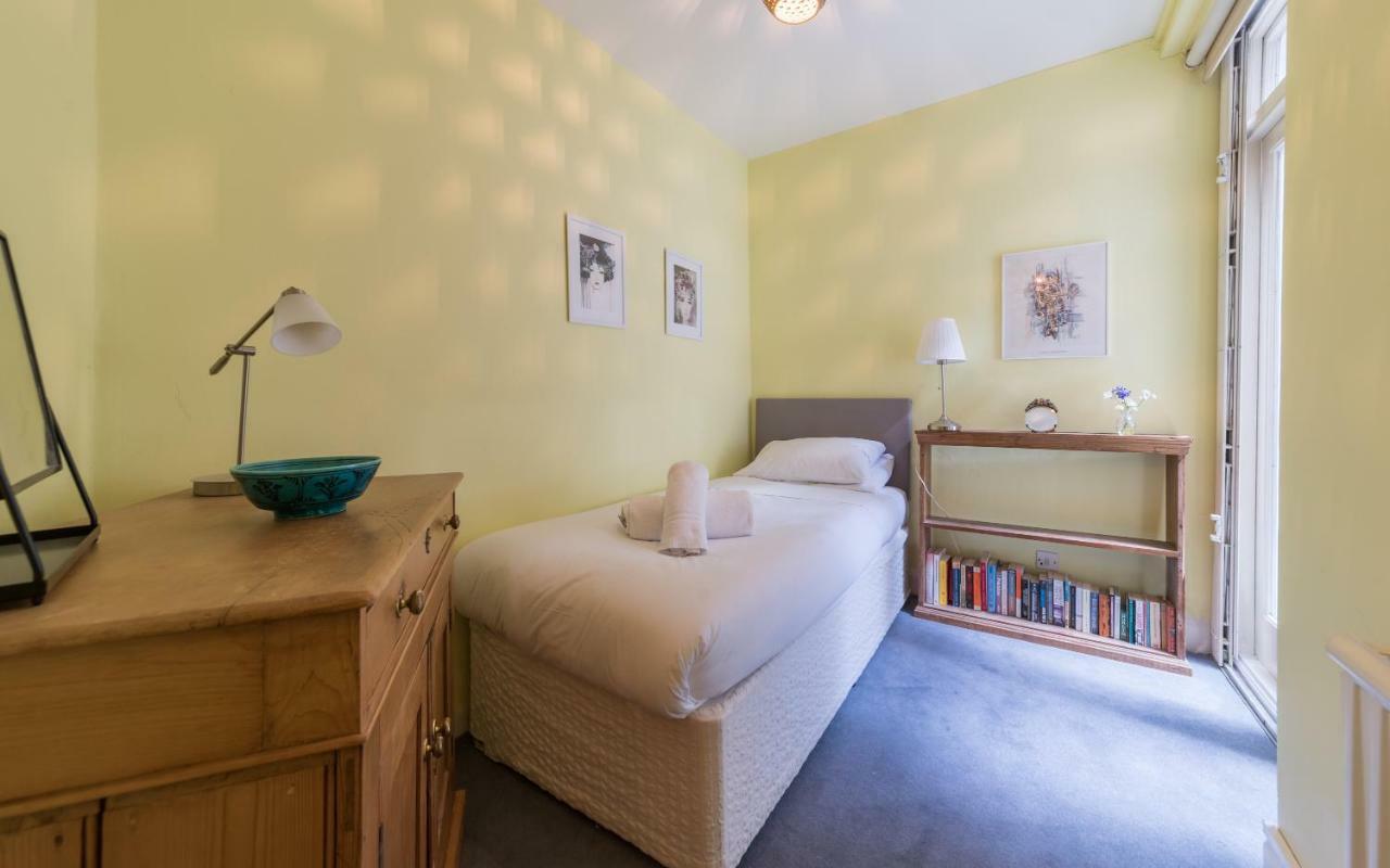 44a Palace Gardens Terrace London