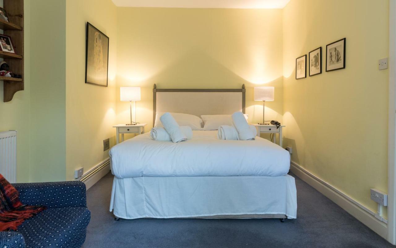 44a Palace Gardens Terrace Apartment *