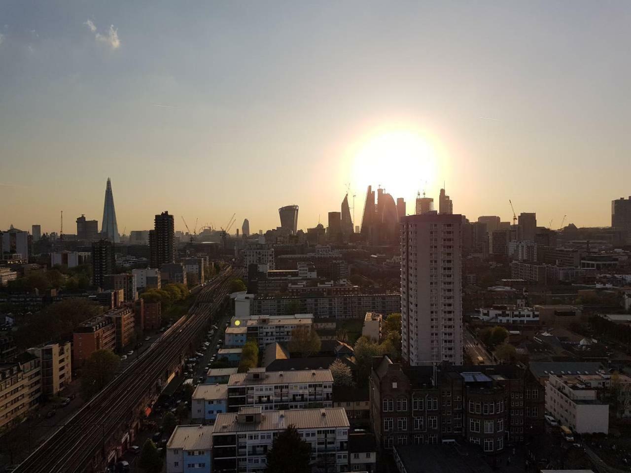 Apartment Modern 1 Bedroom In E1 With Great Views *