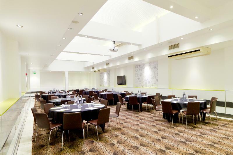 Hotel The Wesley Euston 4*