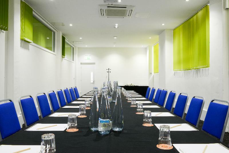 Hotel The Wesley Euston 4*