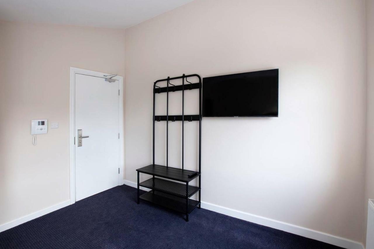 Spacious King Bed Near Denmark Hill Station * Londres