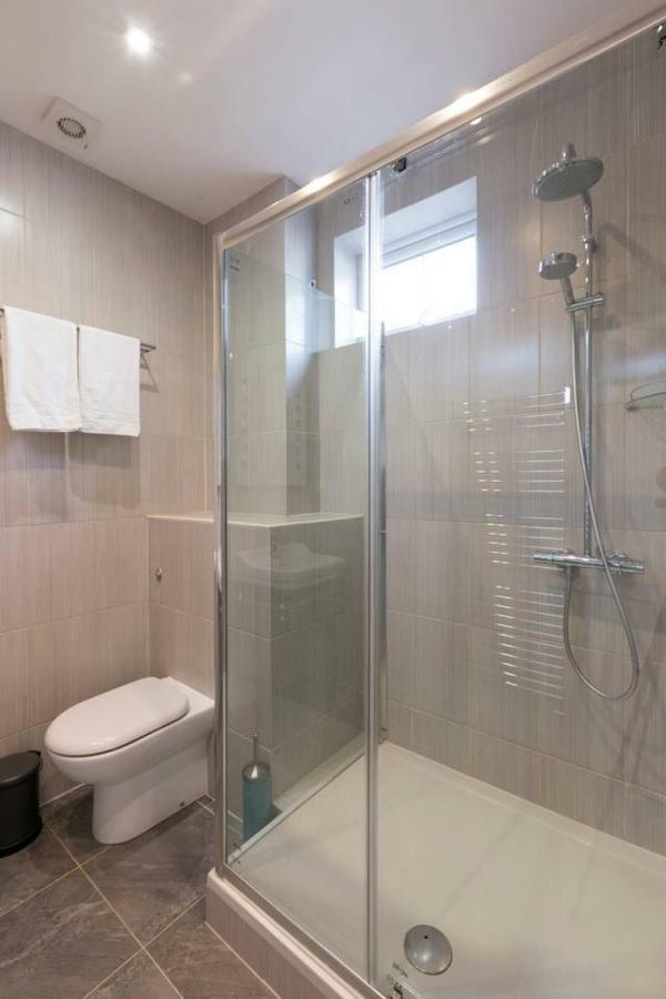 Inn Spacious King Bed Near Denmark Hill Station Londres