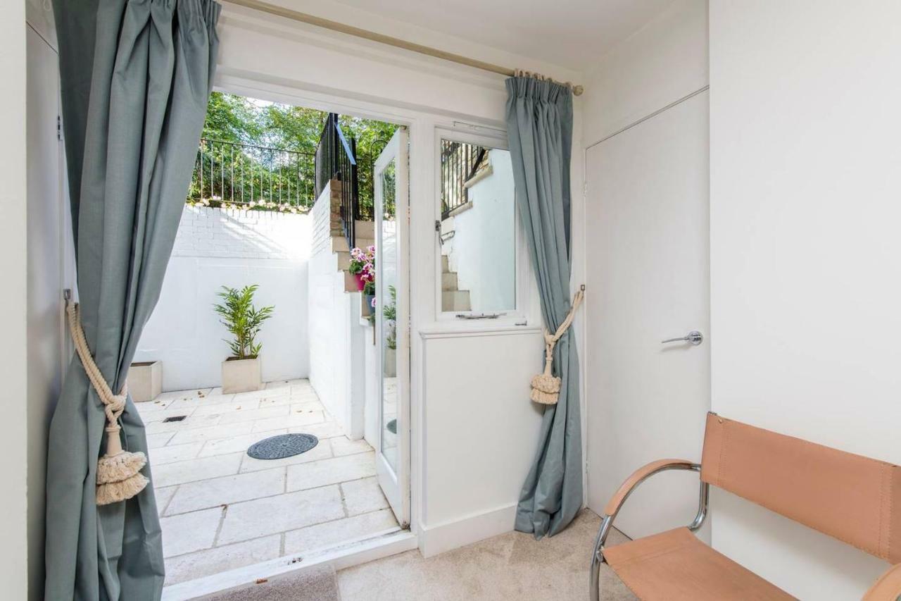 Fantastic 3 Bed In Earls Court * London