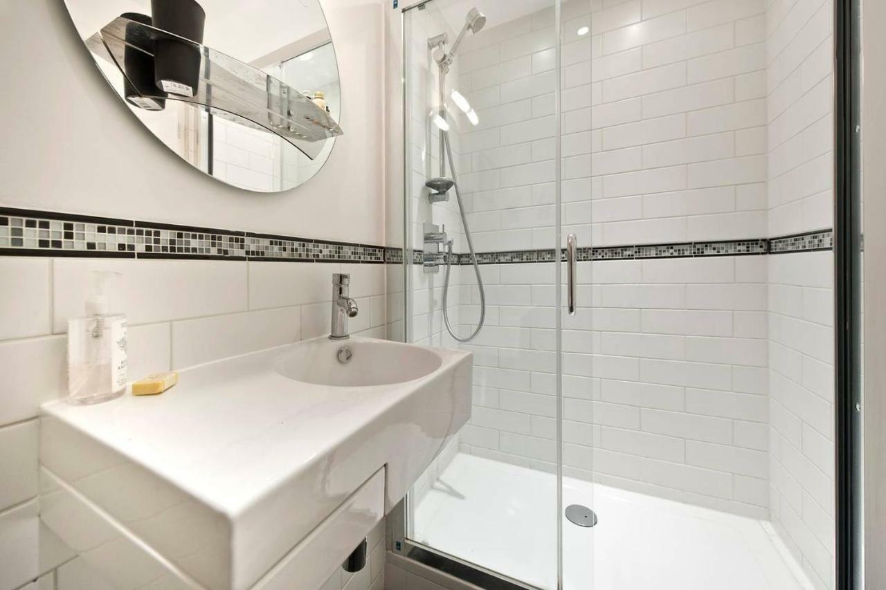 Fantastic 3 Bed In Earls Court Apartment *