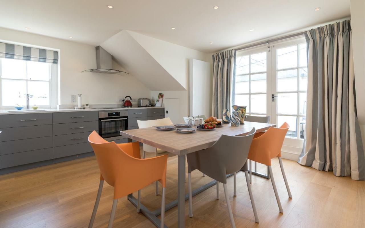 Apartment Dawson Place London