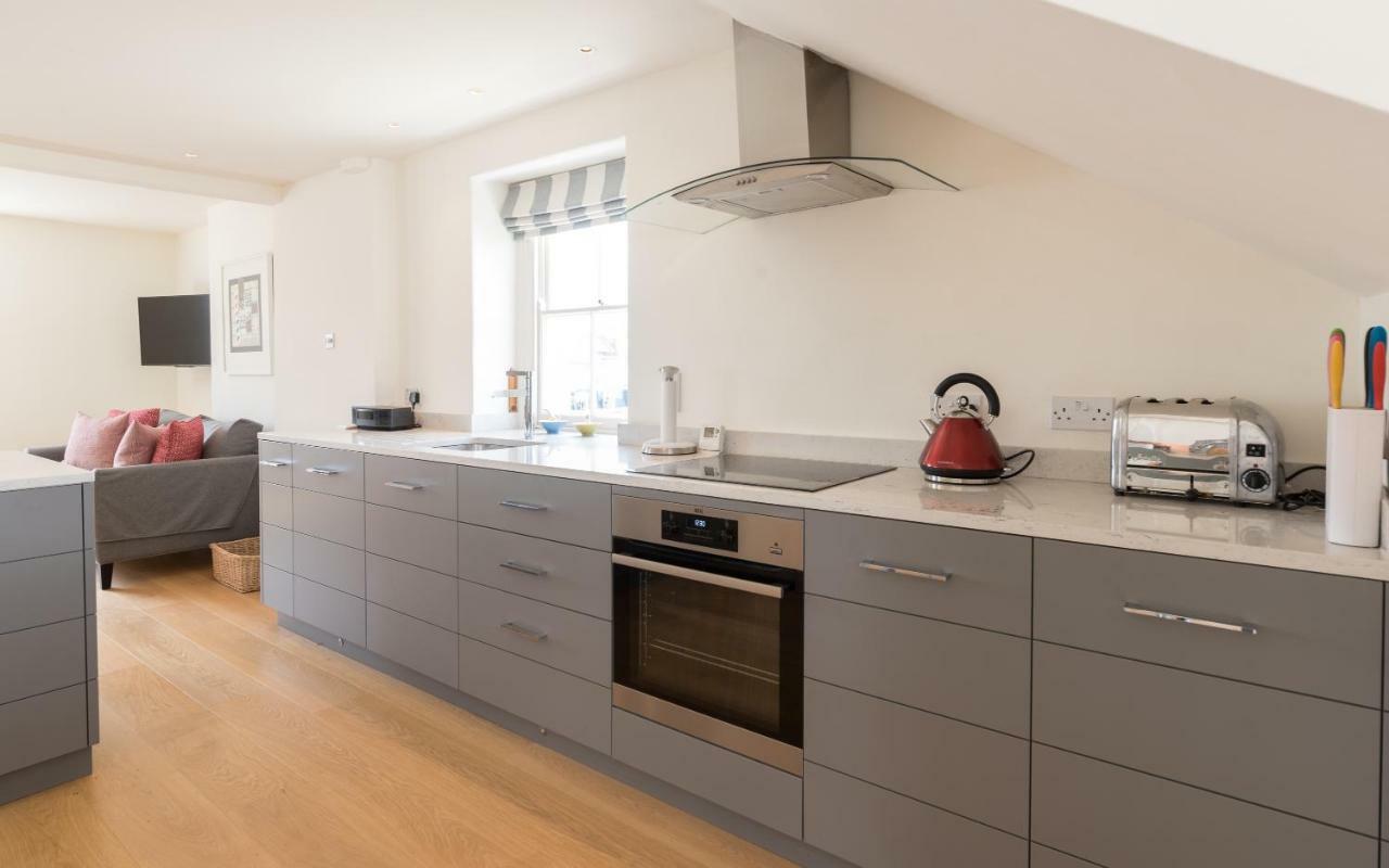 Dawson Place Apartment *